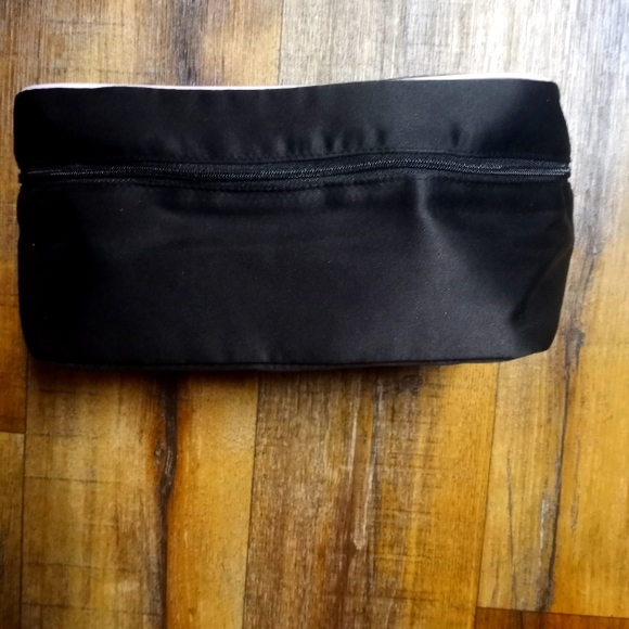 Victoria's Secret Undies and Bra Travel Case with Zip Pouch - Picture 2 of 7